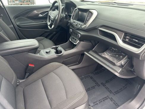 Used 2024 GMC Terrain SLE image 38