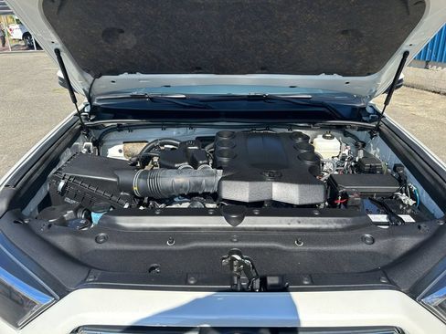 Used 2023 Toyota 4Runner Limited AWD/4WD image 30