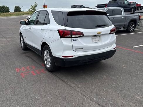 Used 2024 Chevrolet Equinox LS w/ LS Convenience Package FWD image 2