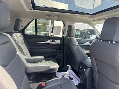 New 2026 Ford Explorer Active w/ Active Comfort Package