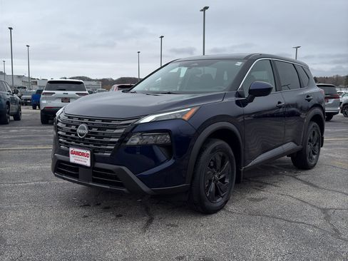 New 2026 Nissan Rogue SV AWD/4WD image 2