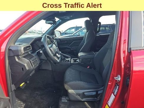 Used 2025 Toyota 4Runner SR5 AWD/4WD image 10