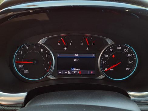 Used 2022 Chevrolet Traverse RS FWD image 13