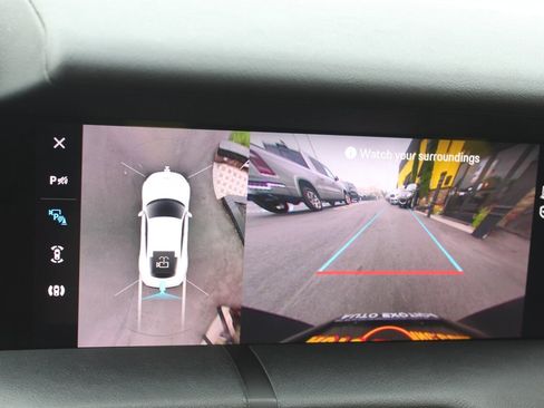 Used 2022 Porsche Taycan image 9