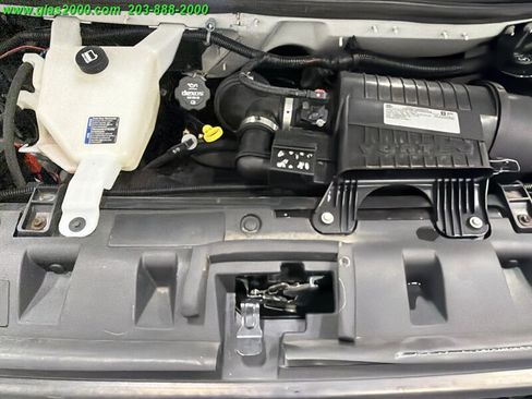 Used 2019 Chevrolet Express 2500 w/ Driver Convenience Package RWD image 6