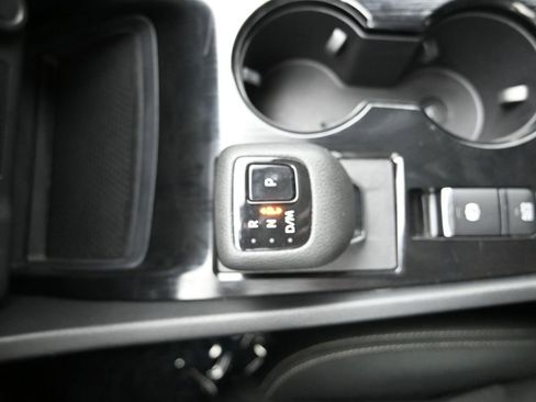 Used 2024 Nissan Rogue S image 17