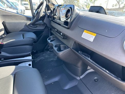 New 2025 Mercedes-Benz Sprinter 2500 image 17