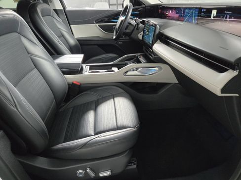 Used 2024 Lincoln Nautilus Reserve w/ Equipment Group 202A image 18