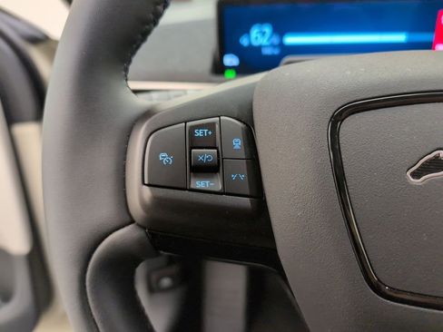 Certified 2025 Ford Mustang Mach-E Premium image 40