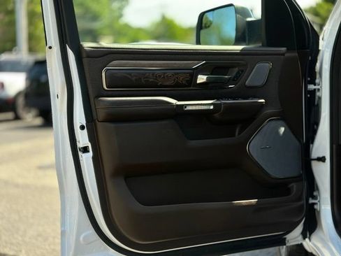 Used 2025 RAM 1500 Limited AWD/4WD image 10