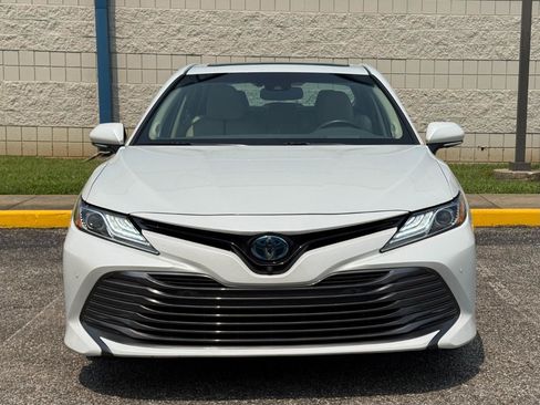Used 2018 Toyota Camry XLE w/ Audio Package FWD image 2