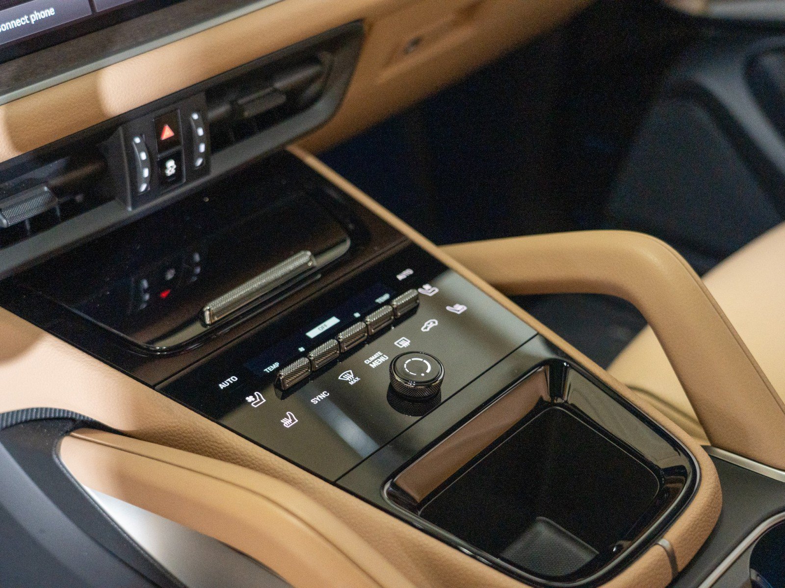 Certified 2025 Porsche Cayenne Coupe AWD/4WD image 23