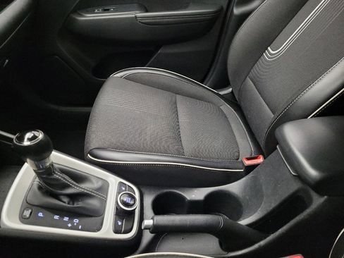 Used 2022 Hyundai Venue Limited image 26