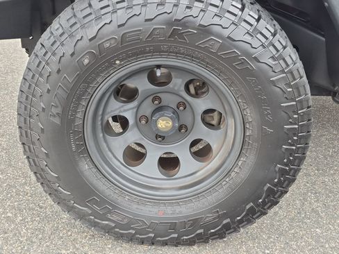 Used 2015 Jeep Wrangler Sport AWD/4WD image 12