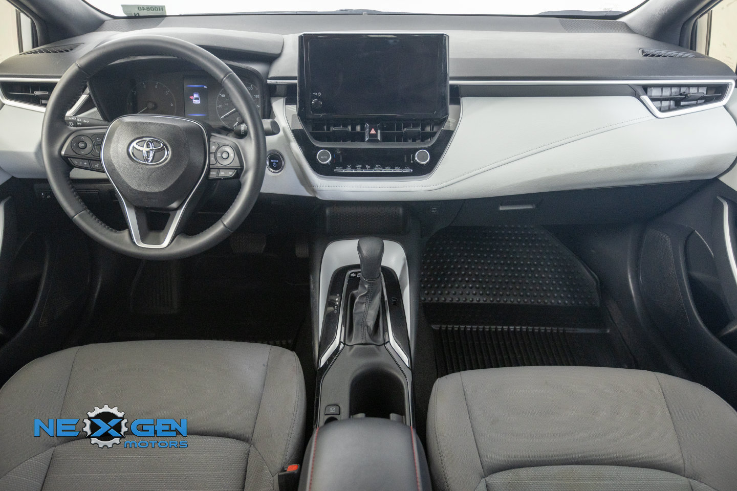 Used 2023 Toyota Corolla SE AWD/4WD image 3