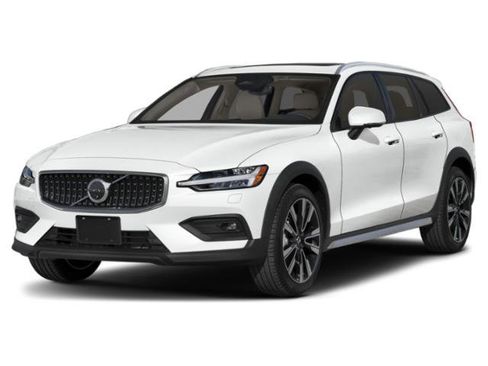 Used 2025 Volvo V60 B5 Cross Country Plus image 1