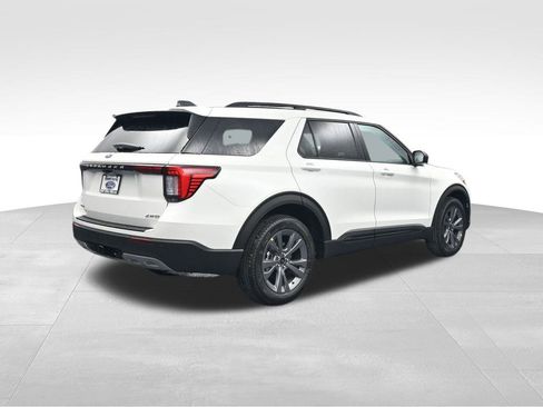New 2026 Ford Explorer Active image 8