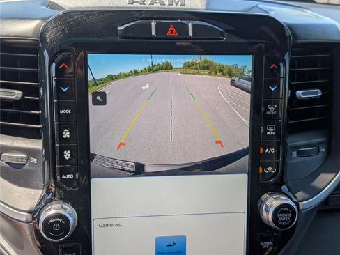 Used 2022 RAM 1500 Big Horn AWD/4WD image 33
