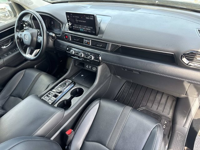 Used 2025 Honda Pilot Touring image 35