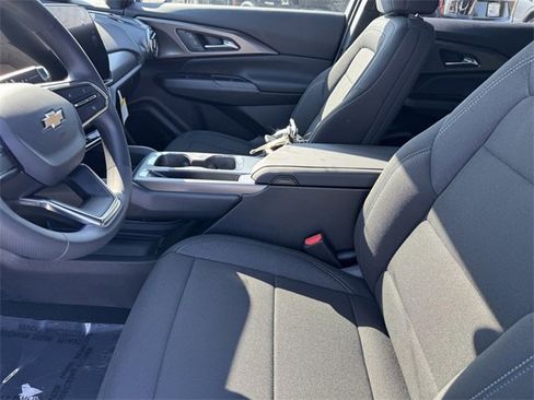 New 2026 Chevrolet Equinox EV LT image 11