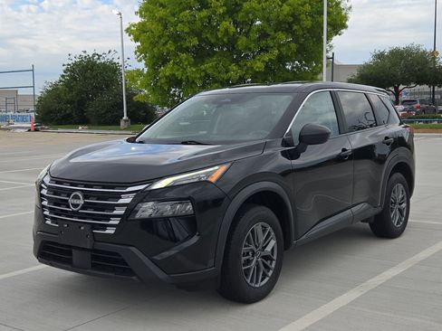 Used 2024 Nissan Rogue S image 9