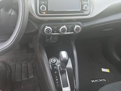 Used 2020 Nissan Kicks S FWD image 2