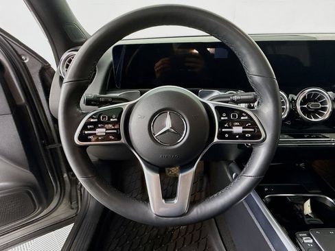 Used 2023 Mercedes-Benz GLB 250 4MATIC image 12