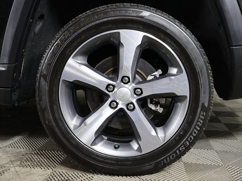 Used 2023 Jeep Grand Cherokee L Limited image 23