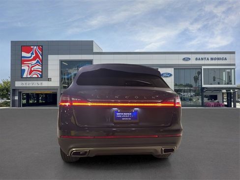 Used 2023 Lincoln Nautilus AWD image 4