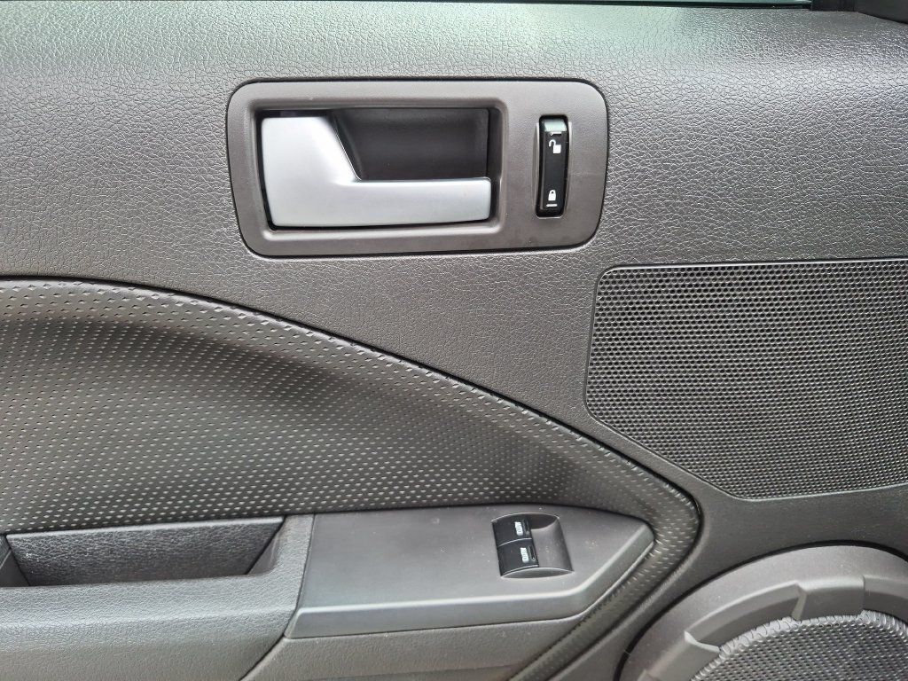 Used 2007 Ford Mustang GT Premium RWD image 18