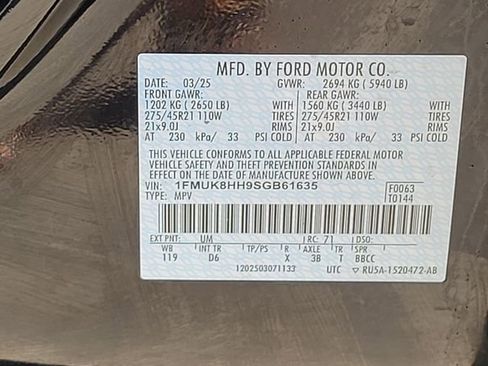 Certified 2025 Ford Explorer Platinum w/ LUX Leather Package image 17