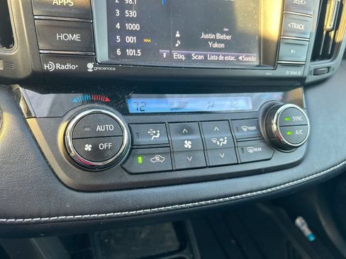 Used 2018 Toyota RAV4 XLE FWD image 24