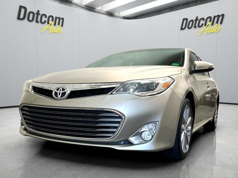 Used 2014 Toyota Avalon XLE Premium image 3