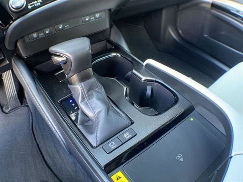 Certified 2025 Lexus ES 300h w/ Premium Package image 20