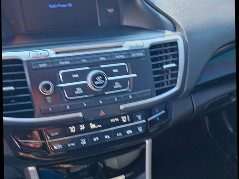 Used 2017 Honda Accord LX image 11