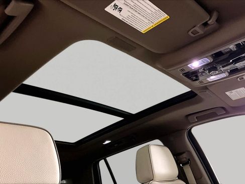 Used 2026 GMC Yukon Denali w/ Sun & Power Step Package AWD/4WD image 15