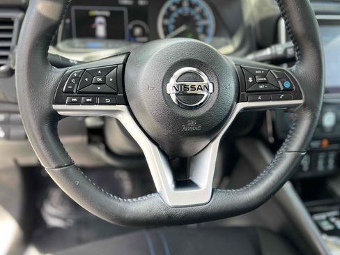 Used 2019 Nissan Leaf SV Plus w/ SV Plus Technology Package FWD image 12