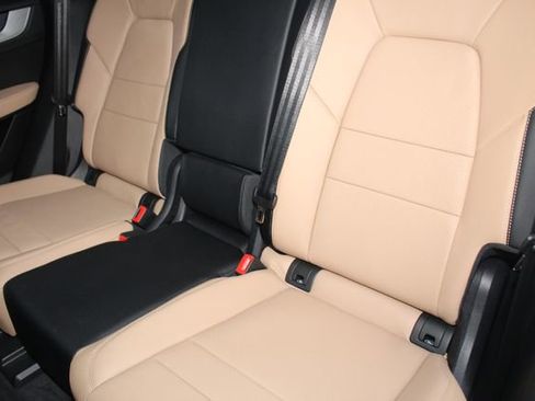 Certified 2025 Porsche Cayenne image 24