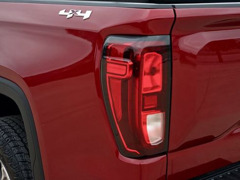 Used 2020 GMC Sierra 1500 SLE w/ SLE Value Package AWD/4WD image 6