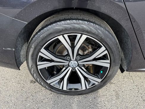 Used 2020 Volkswagen Passat 2.0T SEL image 14