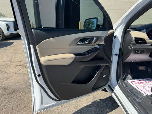 Used 2023 Chevrolet Traverse Premier AWD/4WD image 13