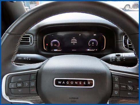 Certified 2022 Jeep Wagoneer Series II AWD/4WD image 17