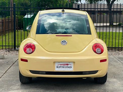 Used 2009 Volkswagen Beetle Coupe image 8