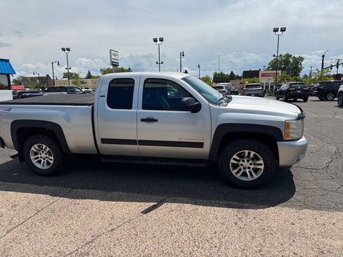 Used 2011 Chevrolet Silverado 1500 LT w/ All-Star Edition AWD/4WD image 6