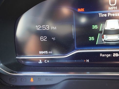 Used 2022 Chevrolet Tahoe LT w/ LT Signature Package image 10