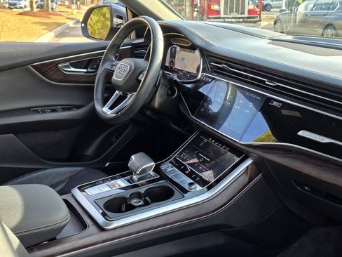Used 2020 Audi Q8 Prestige image 24