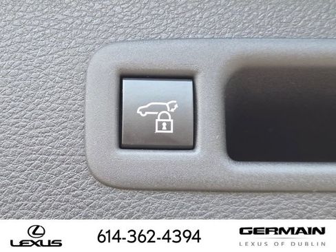 Used 2025 Toyota Sienna XSE w/ XSE Plus Package AWD/4WD image 25