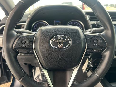 Used 2018 Toyota Camry SE image 39