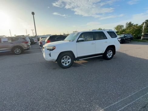 Used 2016 Toyota 4Runner SR5 RWD image 4