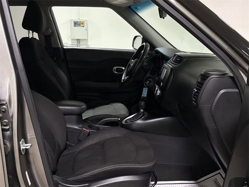 Used 2018 Kia Soul image 20